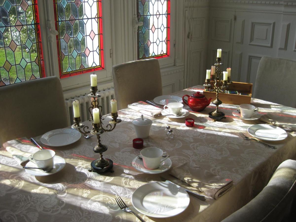 Bed and Breakfast Chateau De Launay Mery-Corbon Екстер'єр фото